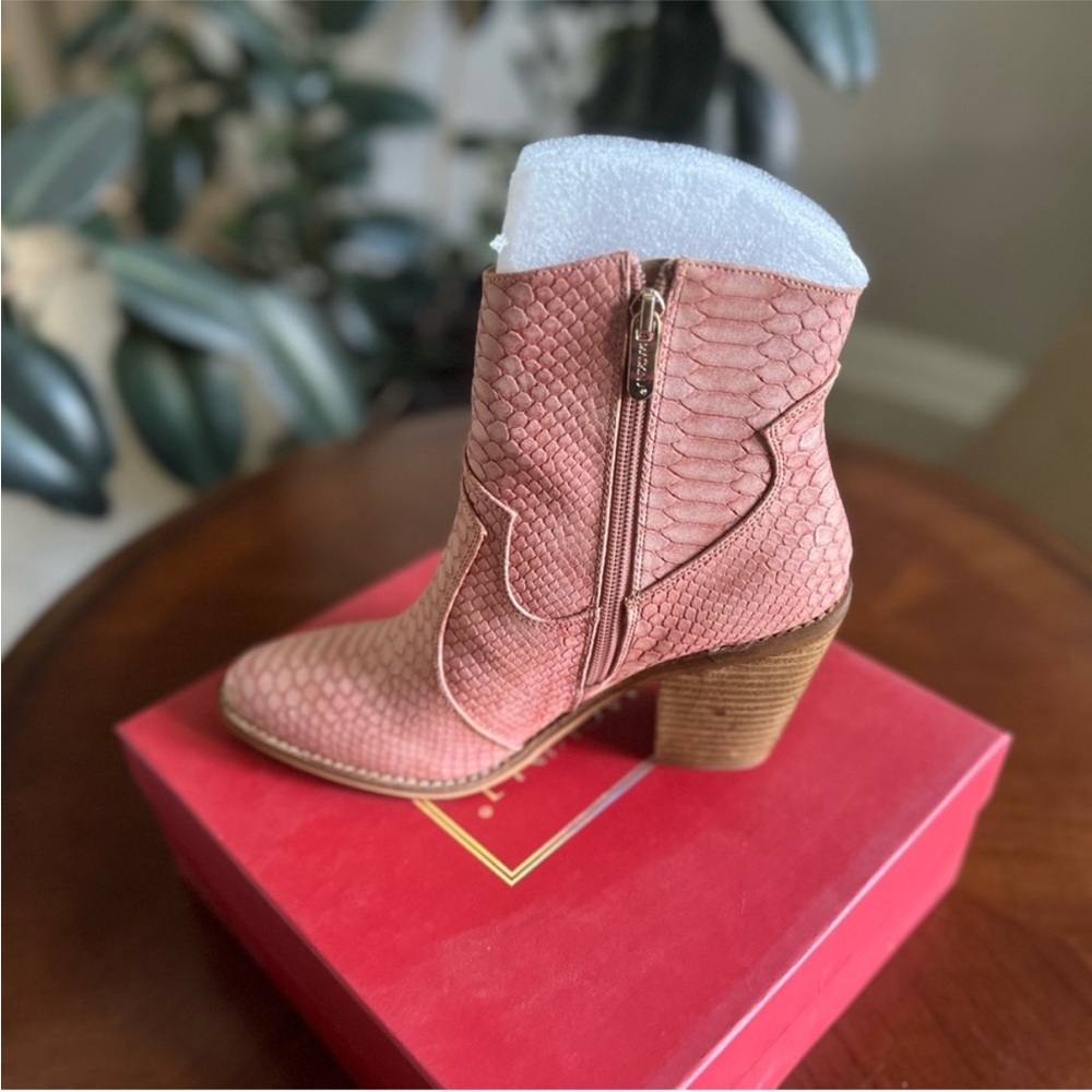 Mackin J Cowboy Pink Heeled Boots